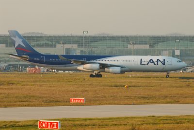 LAN  Airbus A340-300  CC-CQA
