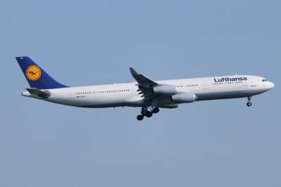 Lufthansa   Airbus A340-300   D-AIGK