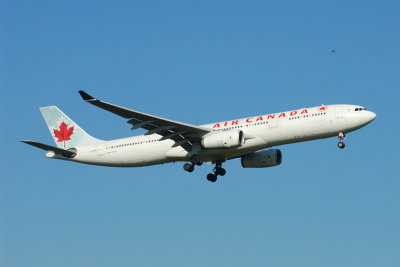 Air Canada  Airbus A330-300  C-GFUR