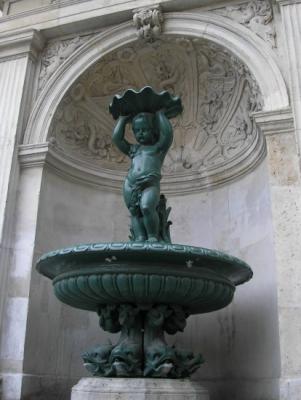 Fontaine - rue Charlemagne