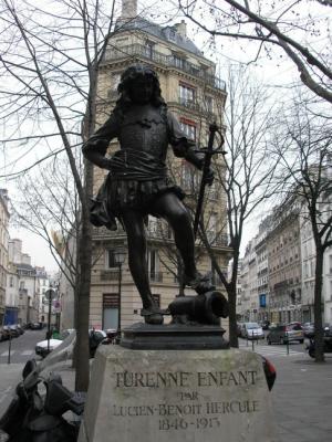 Turenne Enfant statue