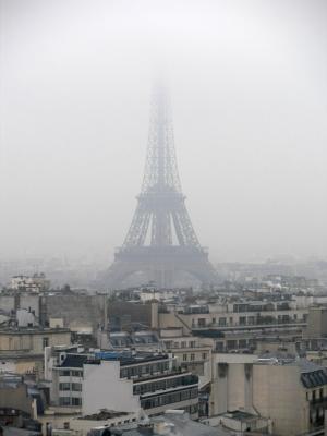 La Tour Eiffel Fading into the Mist