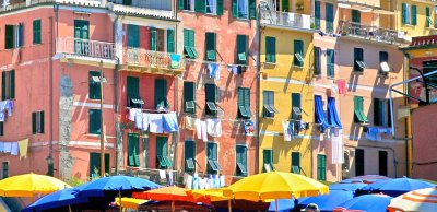 Cinque Terre: all about umbrellas and laundry.