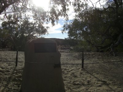 Burkes Grave.jpg