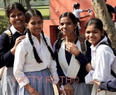 School girls at Ghandi's Tomb