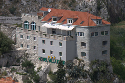 Hotel Villa Dvor a toronybl
