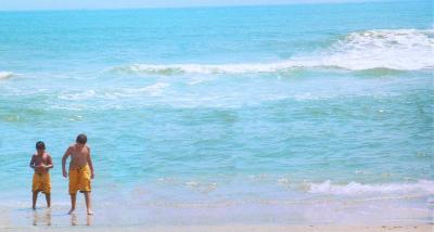 g3/59/471259/3/52973314.boysatbeachfixedsm.jpg