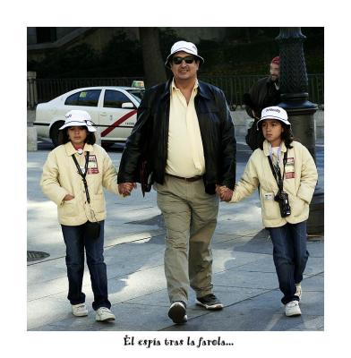 El espia tras la farola...