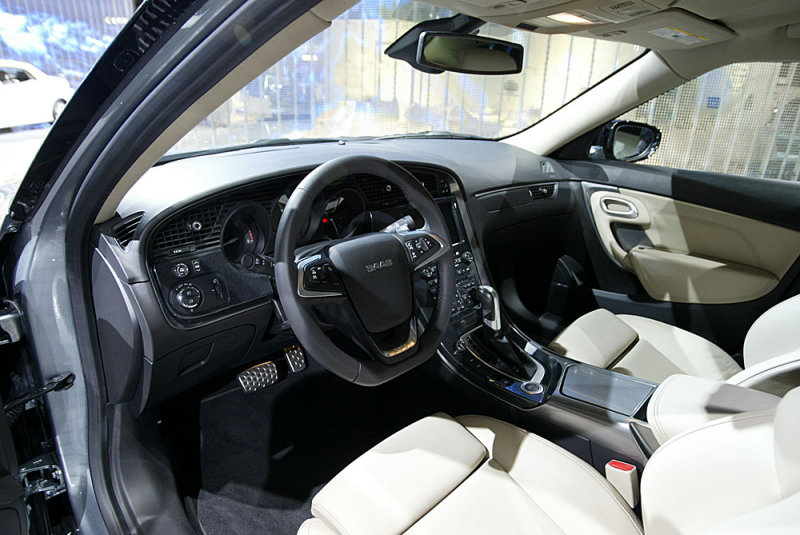 2010 Saab 9-5 interior