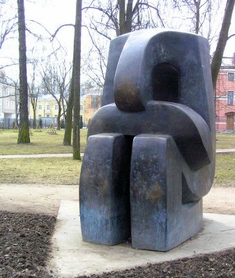 Pushkin, Russia holocaust statue2.JPG