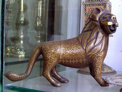 persian lion statue.JPG