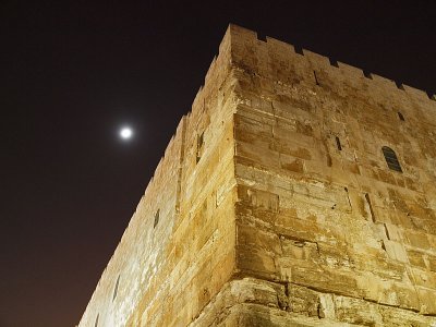 wall night moon corner close.jpg