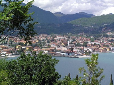 sir - P5060100 lake garda.jpg