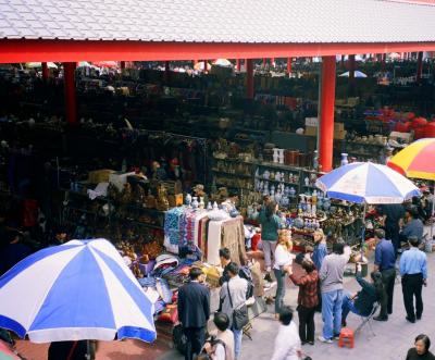 Dirt market stalls from above