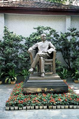 Sun Yat Sen statue