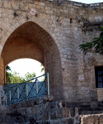 shuni archway near sacrifice pit.JPG