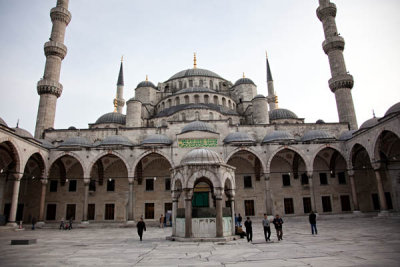 Blue Mosque ( Sultanahmet Camii )