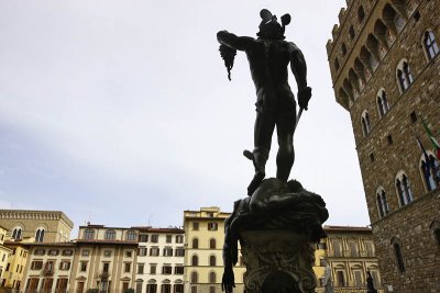 Piazza della Signora, Cellini's Perseus