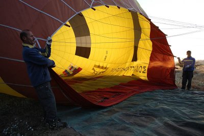 Preparing the balloon