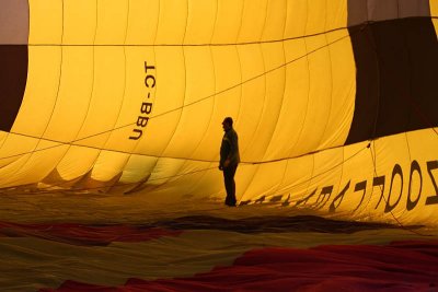 Preparing the balloon