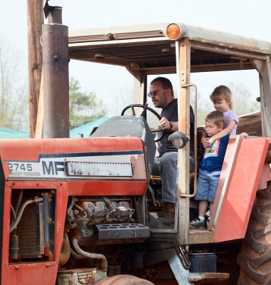 Antique Tractor Pull 104.jpg