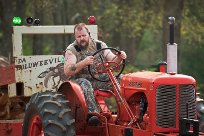 Antique Tractor Pull 106.jpg