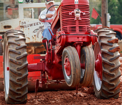 Antique Tractor Pull 128.jpg
