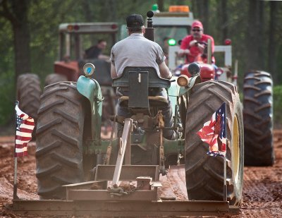 Antique Tractor Pull 159.jpg