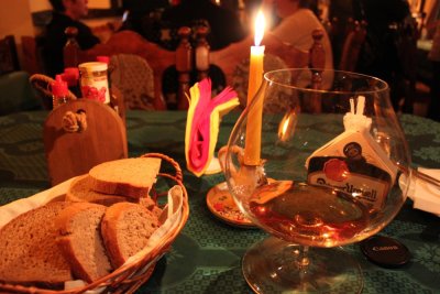 Hot wine 經過火烤的紅酒與酒杯