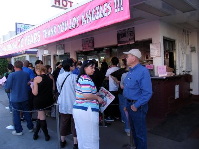 In line at Pinks for hot dogs.tif