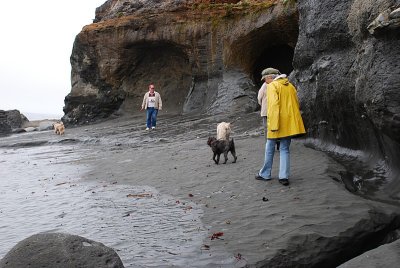WE HIKED THE BEACHES WITH FRIENDS AT DEPOE BAY