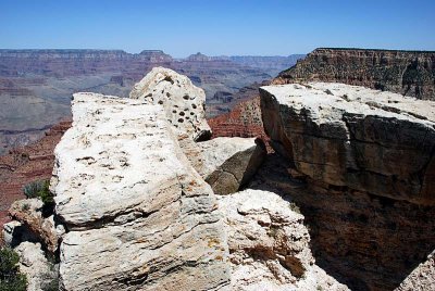 NOTICE THE EVIDENCE OF WATER EROSION ON ROCKS AT THE VERY TOP OF THE RIM