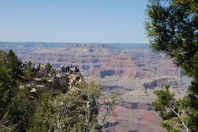 CAN YOU SEE THE PARK VISITORS OUT ON THE TIP OF THIS POINT