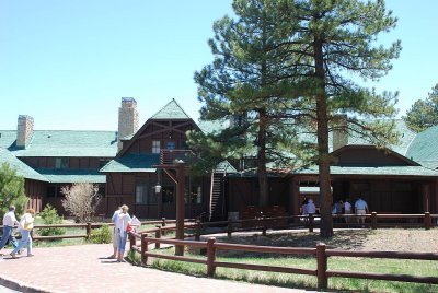 THE LODGE AT BRYCE CANYON IS HUGE AND HAS AN EXCELLENT RESTAURANT