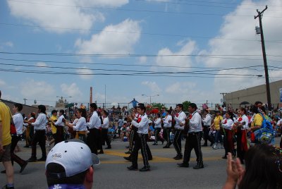 WHERE ELSE BUT FIESTA SAN ANTONIO CAN YOU SEE MARCHING MARIACHI BANDS