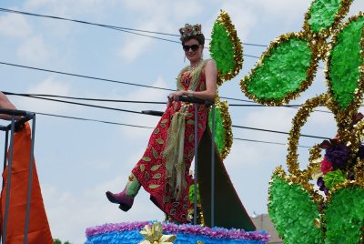 ANOTHER MORE RECENT TRADITION IS FOR THE PARADE QUEENS TO LIFT THEIR SKIRTS AND  AS THEY SAY IN TEXAS, SHOW ME YOUR BOOTS.