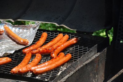 THESE SAUSAGES ARE NOT WRAPPED UP IN BUNS BUT IN TORTILAS........YOU ARE IN SOUTH TEXAS AFTER ALL