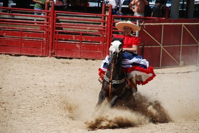 THIS GIRL WAS THE BEST HORSE SLIDER OF THE CHARREADA