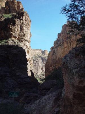 BIG DROPS ON RIDE TO TORTILLA FLATS