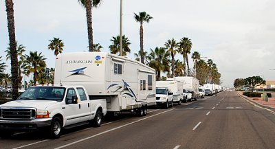 WE LINED UP OUTSIDE THE RV PARK IN SAN DIEGO......AND WE WERE OFF....BAJA HERE WE COME