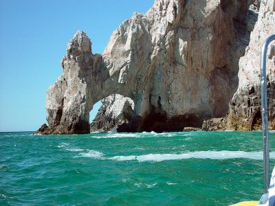 THE FAMOUS ARCH VIEWED FROM THE PACIFIC SIDE