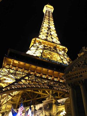 EIFFEL TOWER IN LV