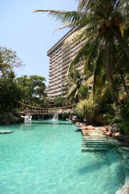 Grounds at Fairmont Acapulco Princess Hotel