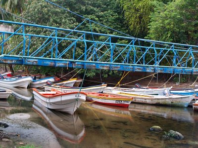 Bridge and boats / Puente y botes