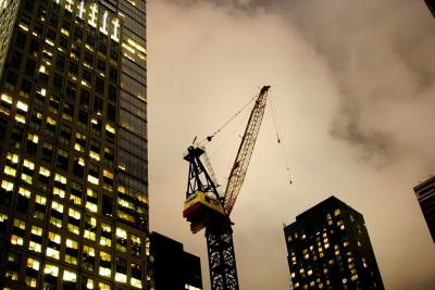 g3/60/498060/3/53625588.oneofNewYorksmoreunusuallandmarksthispenthouseshapedlikeacraneishometotheCEOofHomeDepot.jpg