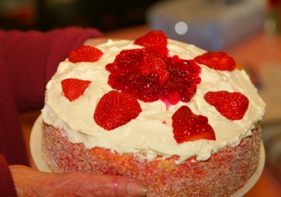 Mum's yummy jelly spongecake!