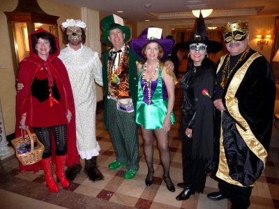 Susan, Bill, Kevin, Susan, Corina, Frank Leaving Hotel Monteleone