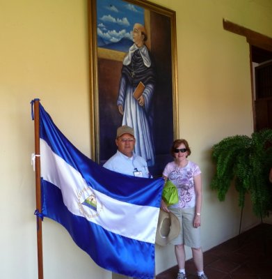 Nicaraguan Flag, Guide, & Susan
