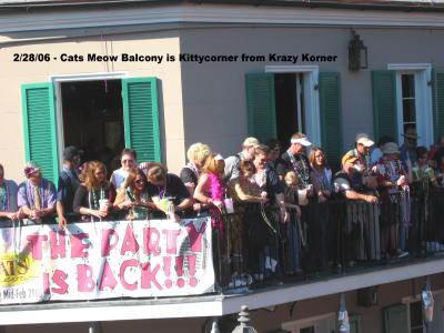 Cat's Meow Balcony Catycorner