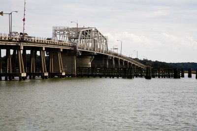 Bridge towards Hunting Island
